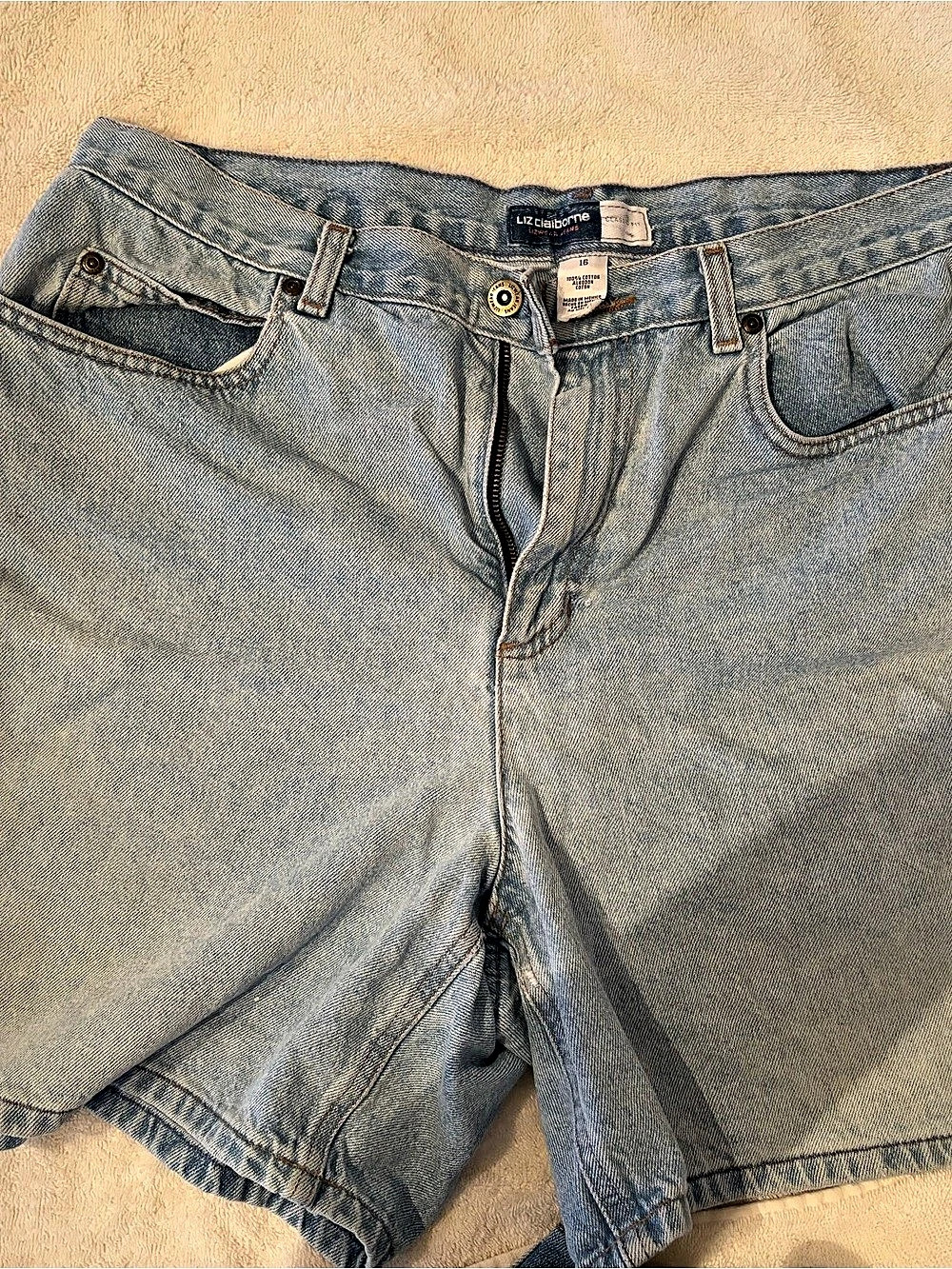 Vintage 90s Liz Claiborne Lizwear Light Wash Denim Mom Shorts – Size 16